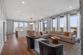 7Th floor private dining club